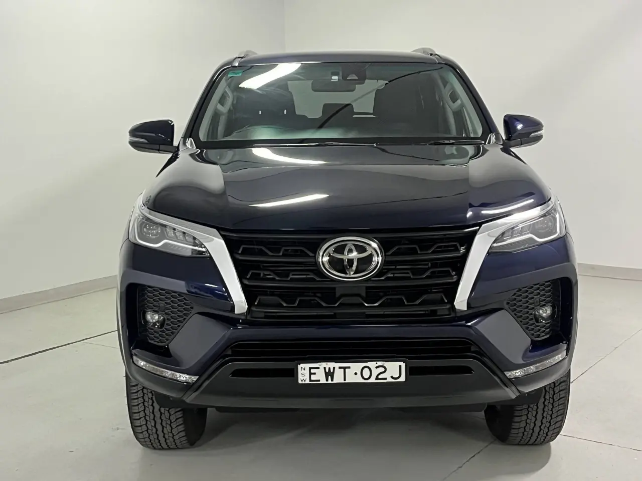 2022 TOYOTA FORTUNER Image 3