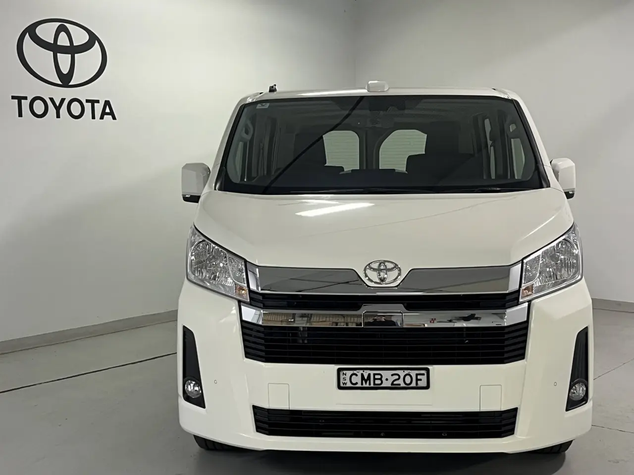 2024 TOYOTA HIACE Image 3