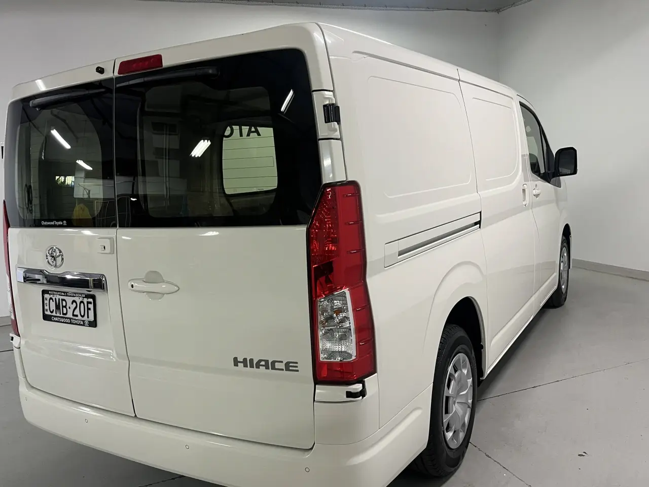 2024 TOYOTA HIACE Image 5