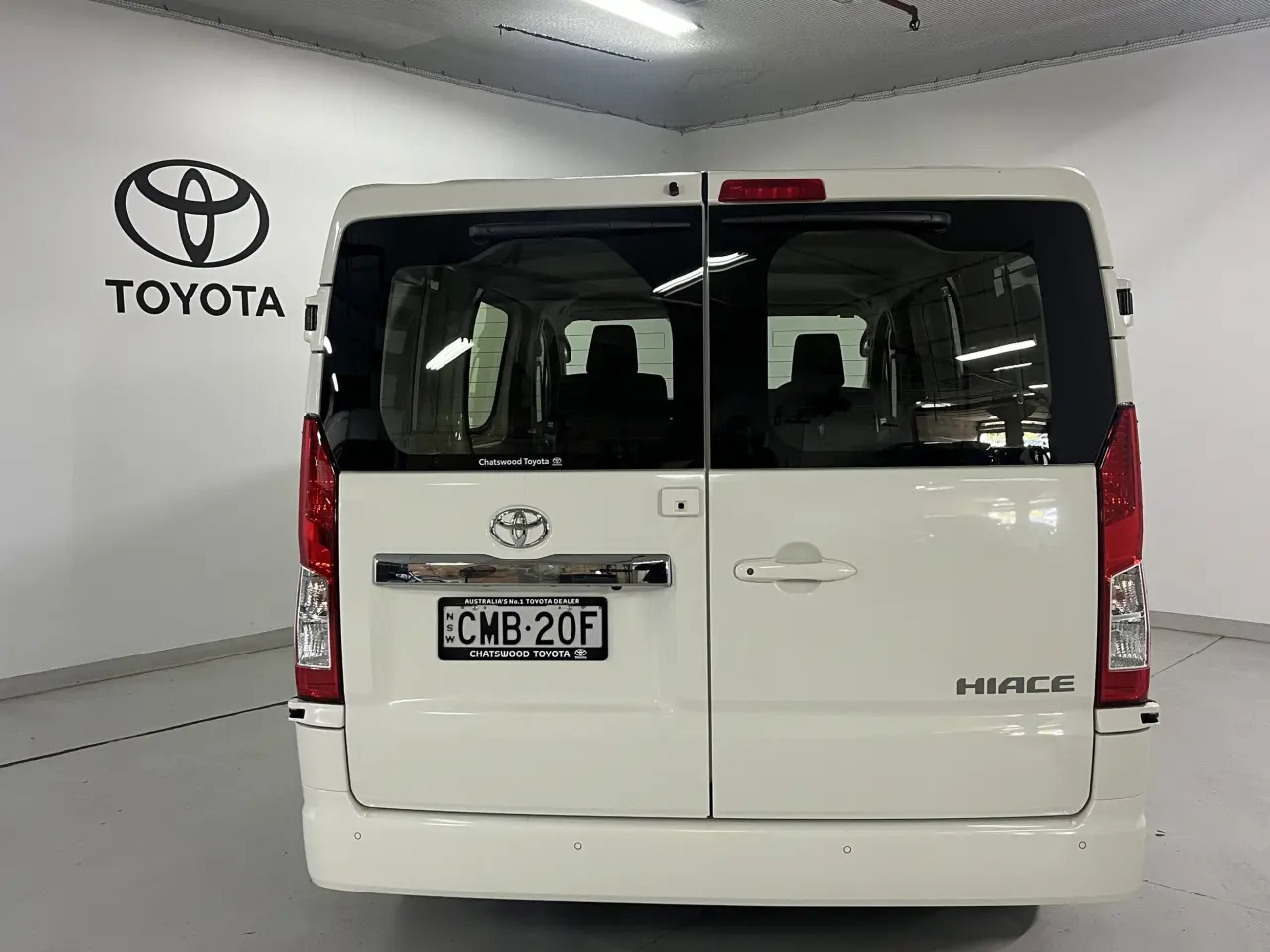 2024 TOYOTA HIACE Image 6