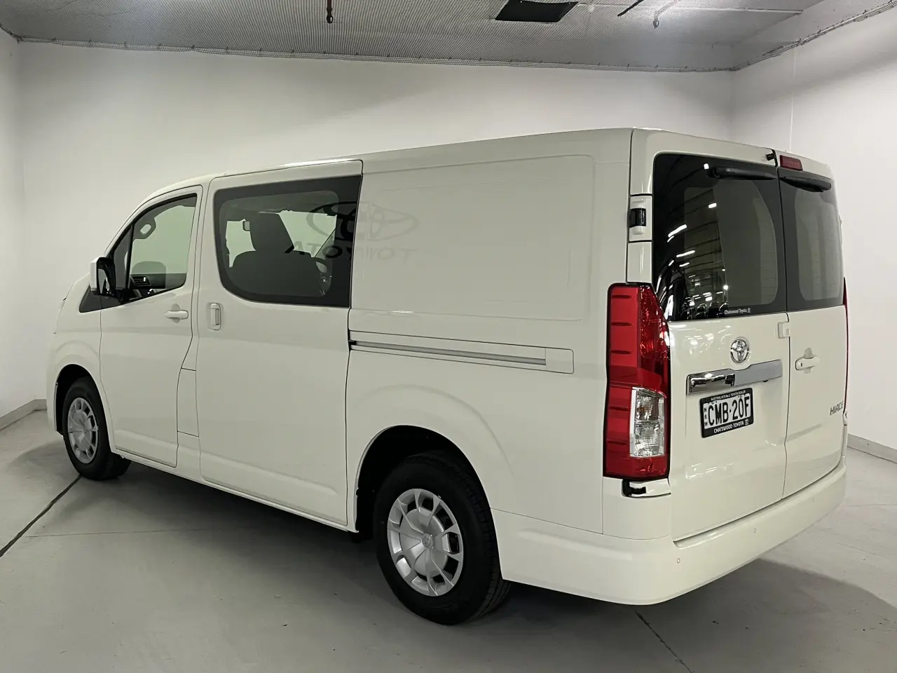 2024 TOYOTA HIACE Image 7