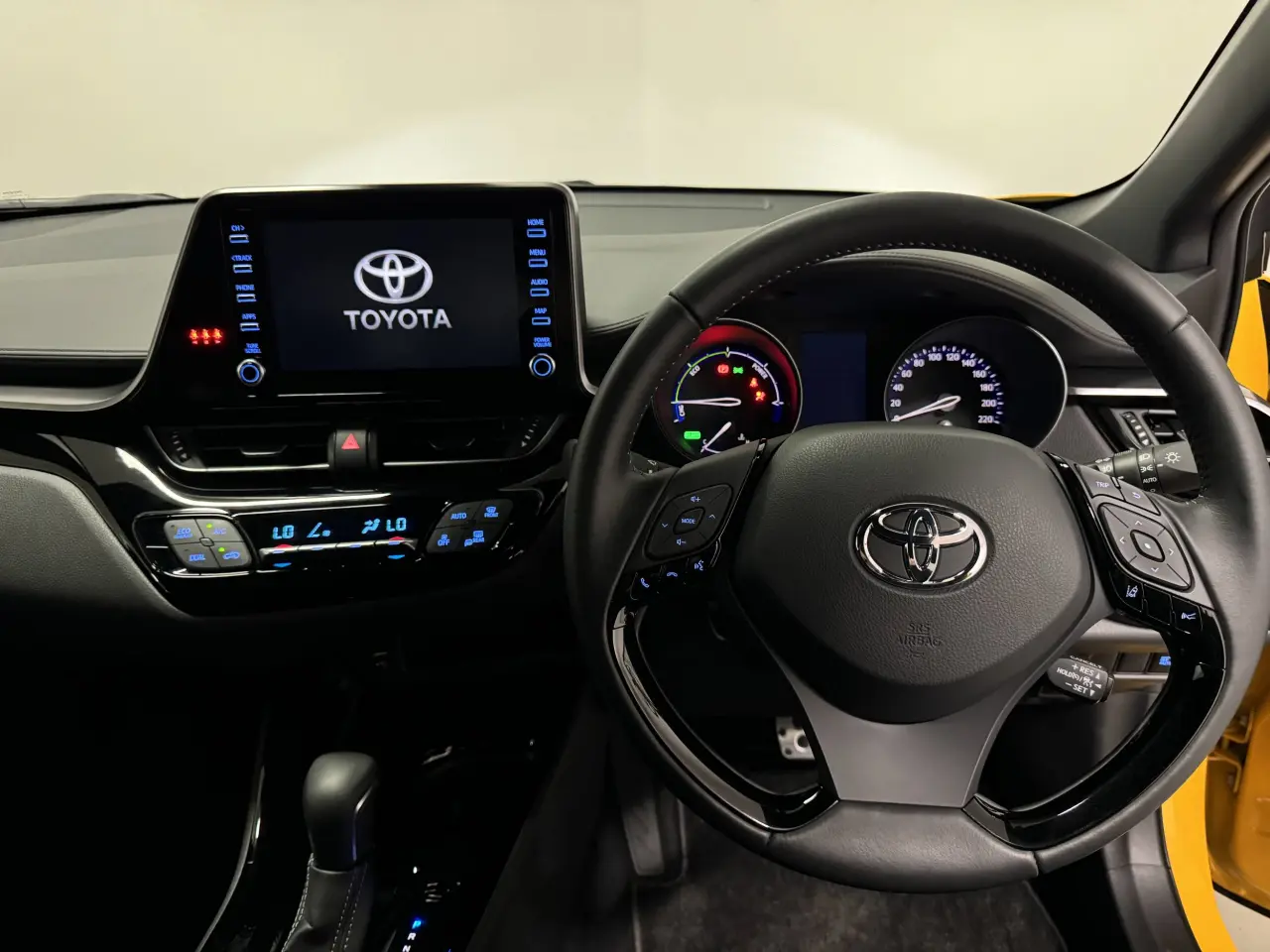 2021 TOYOTA C-HR HYBRID Image 15