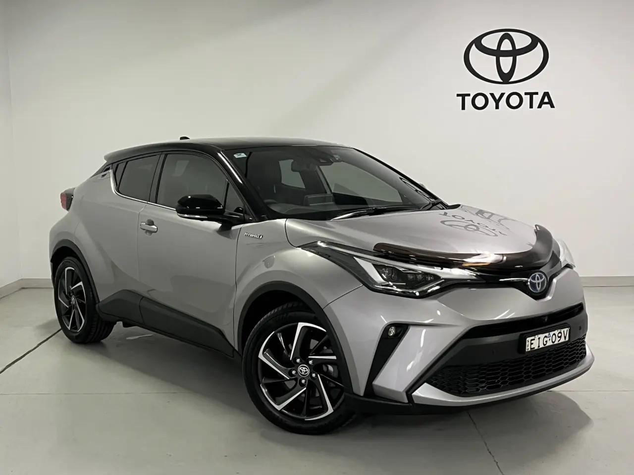 2020 TOYOTA C-HR HYBRID Image 1