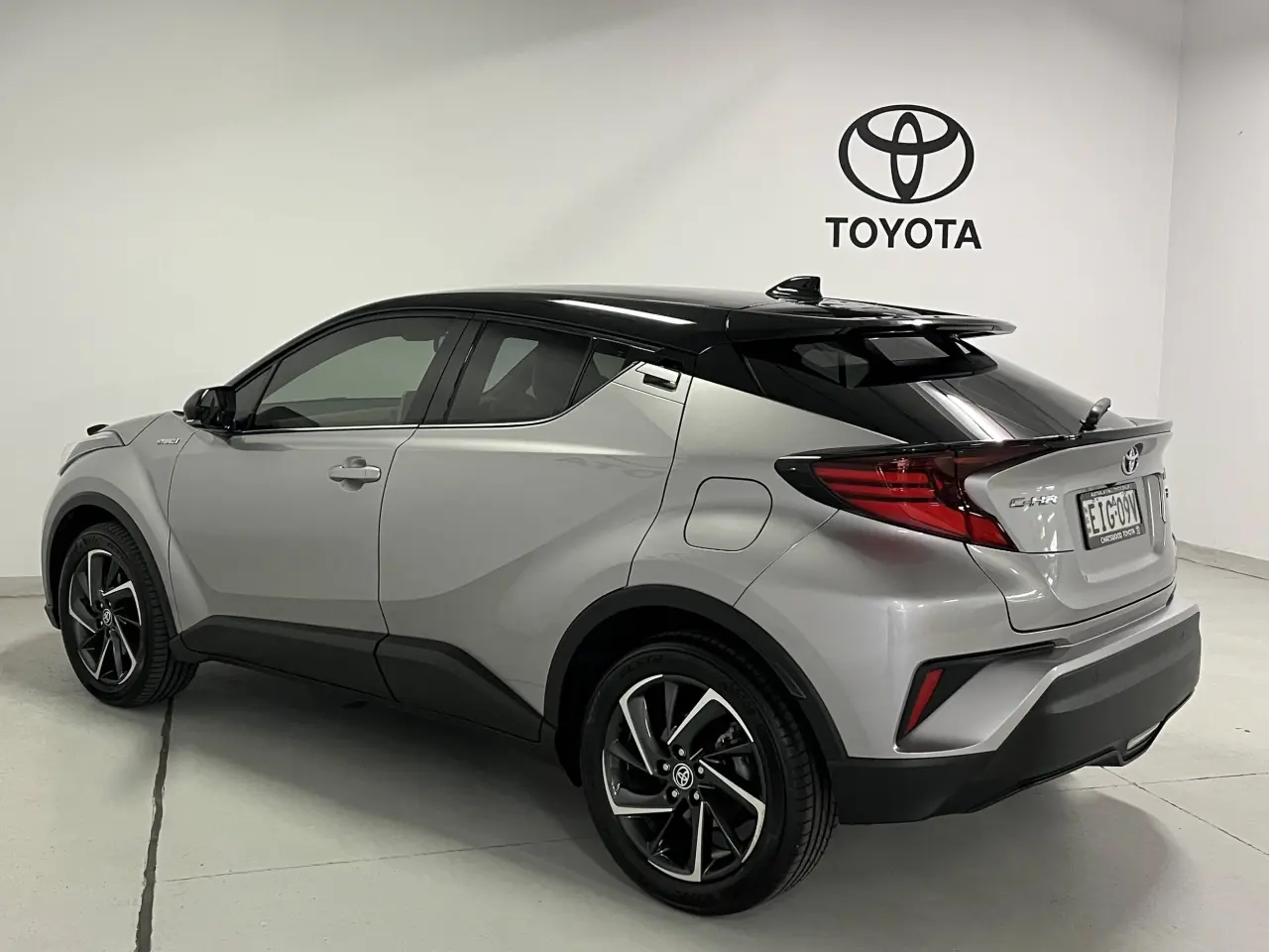 2020 TOYOTA C-HR HYBRID Image 7