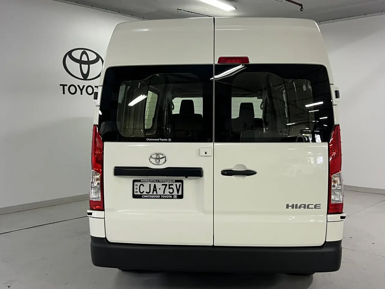 2024 TOYOTA HIACE Image 6