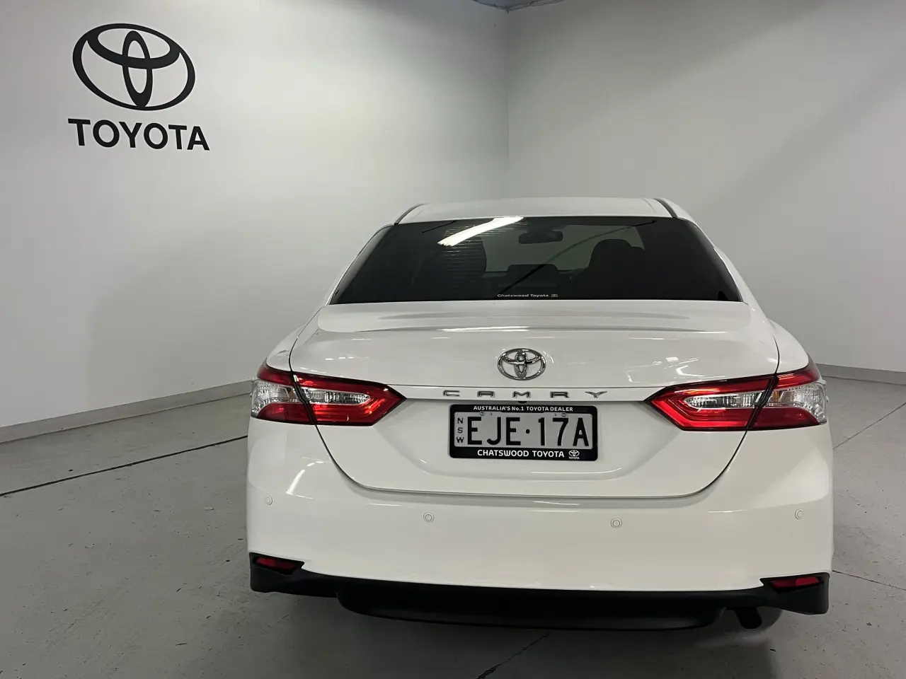 2019 Toyota Camry Gallery Image 6