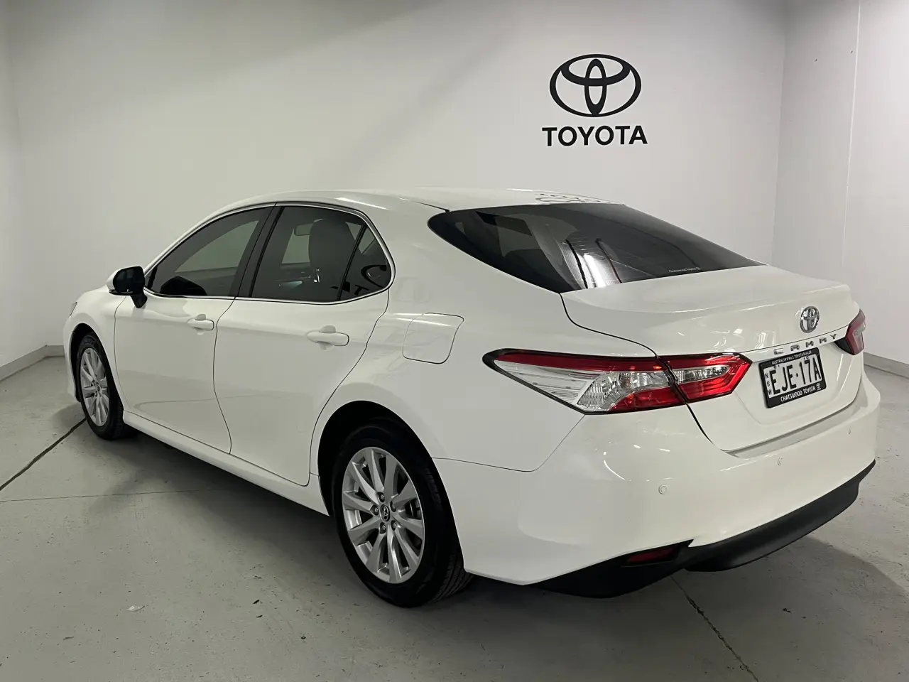 2019 Toyota Camry Gallery Image 7