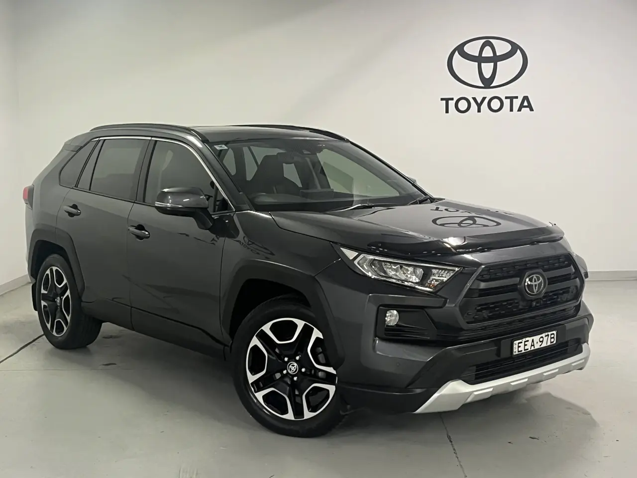 2019 Toyota Rav4 Gallery Image 1