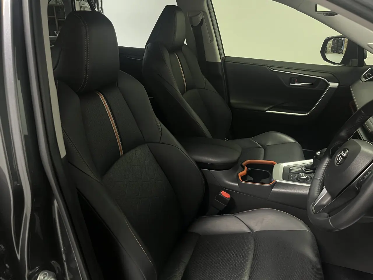 2019 Toyota Rav4 Gallery Image 9