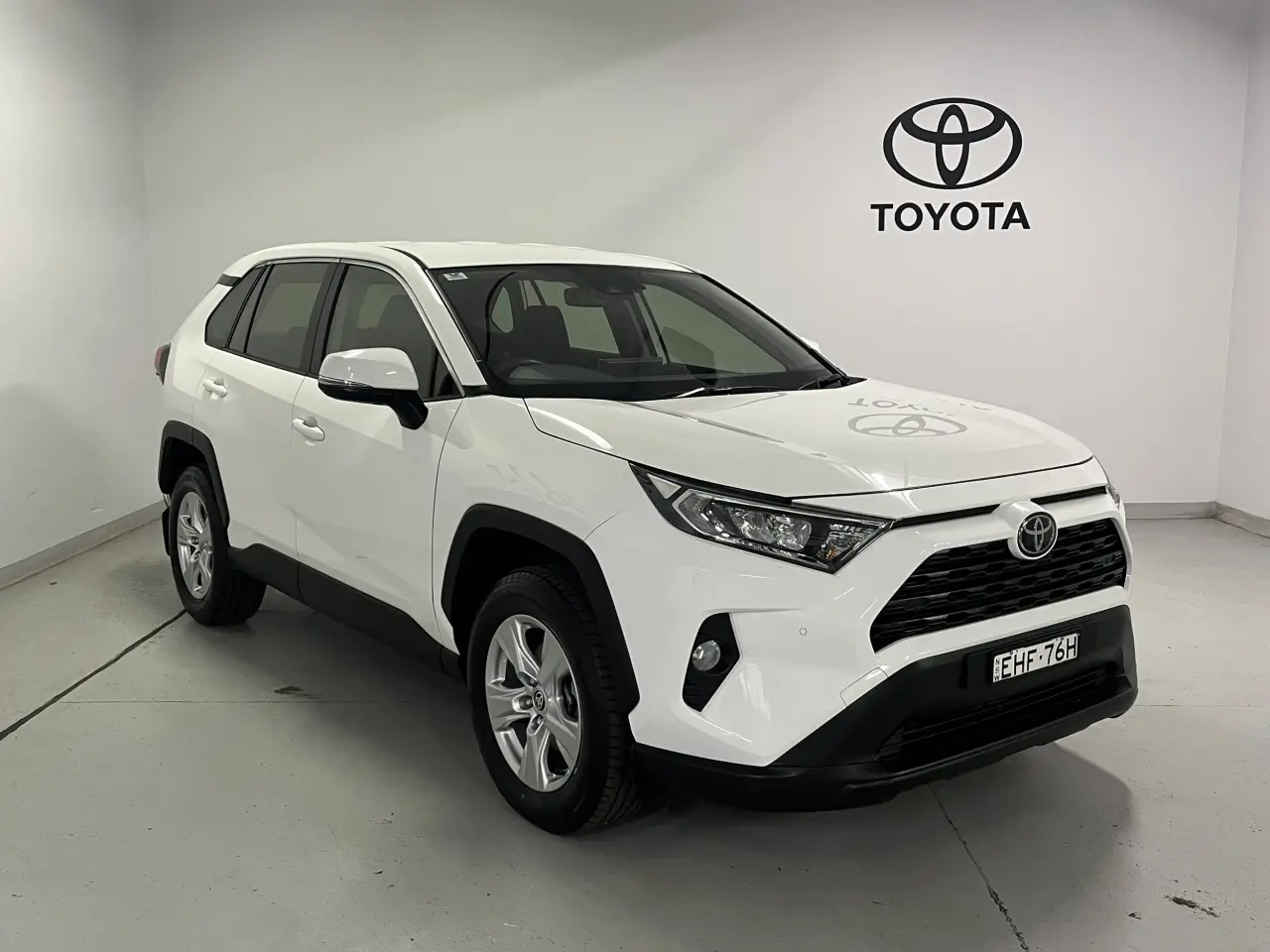 2020 Toyota Rav4 Gallery Image 2