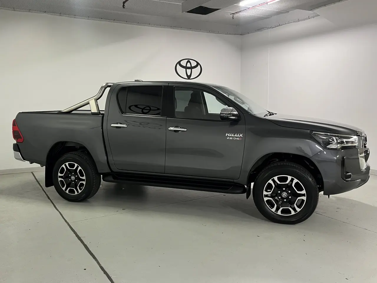 2023 Toyota Hilux Gallery Image 4