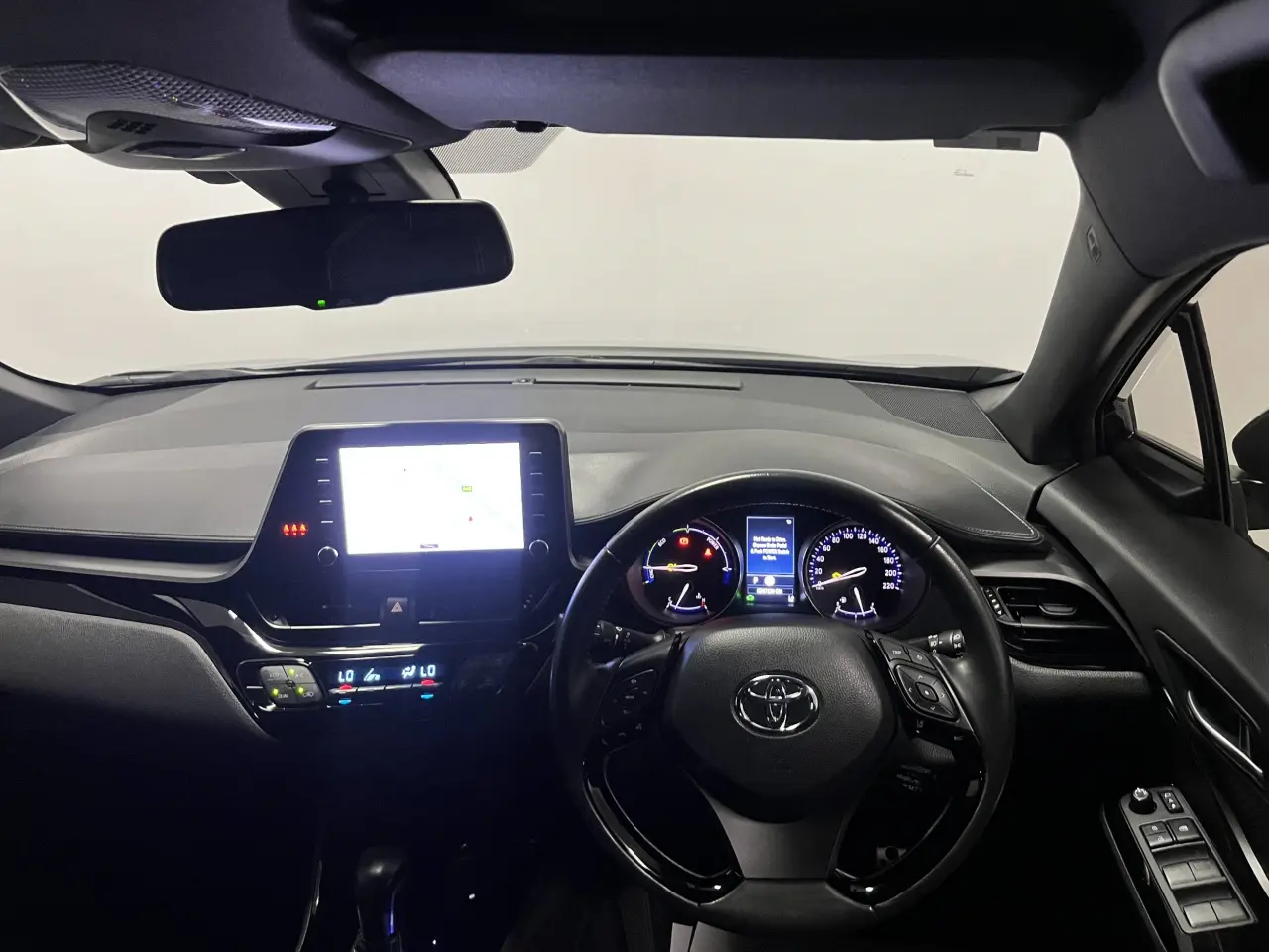 2021 Toyota C-Hr Hybrid Gallery Image 14