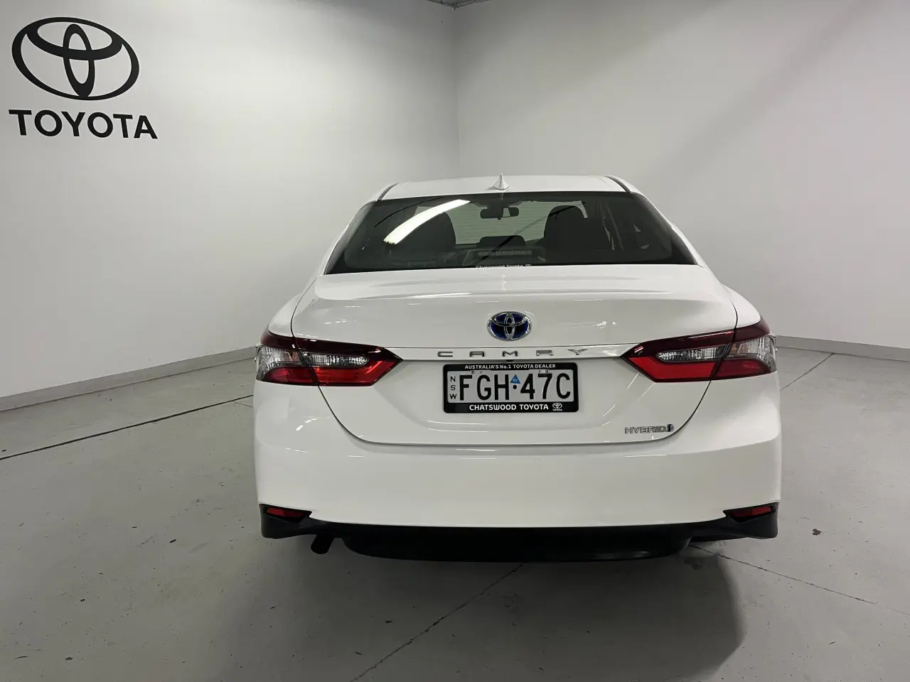 2024 Toyota Camry Hybrid Gallery Image 6