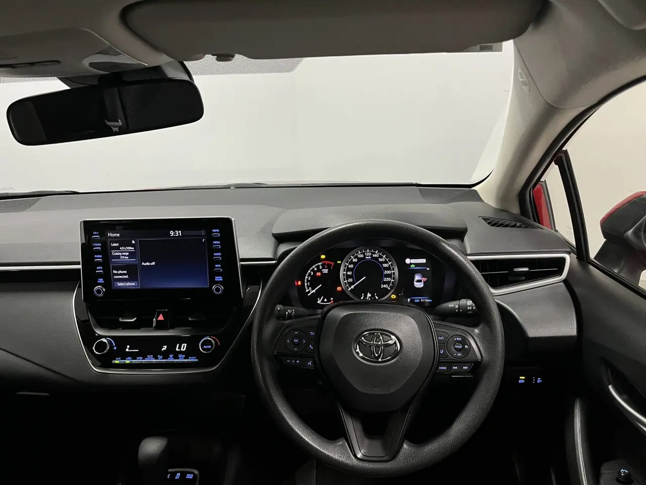 2021 Toyota Corolla Sedan Hybrid Gallery Image 14