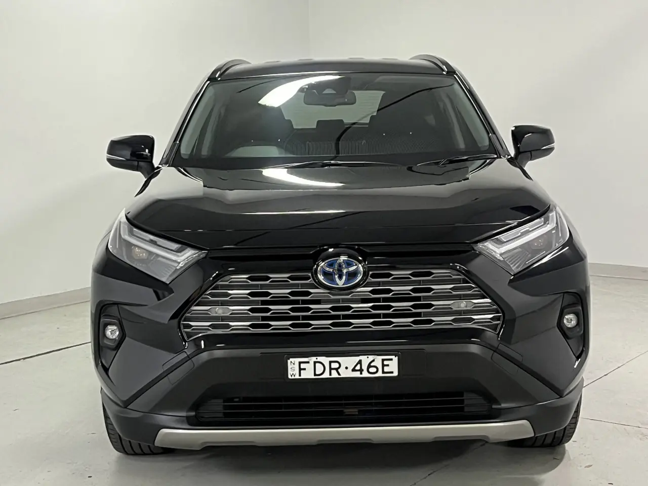 2023 Toyota Rav4 Hybrid Gallery Image 3