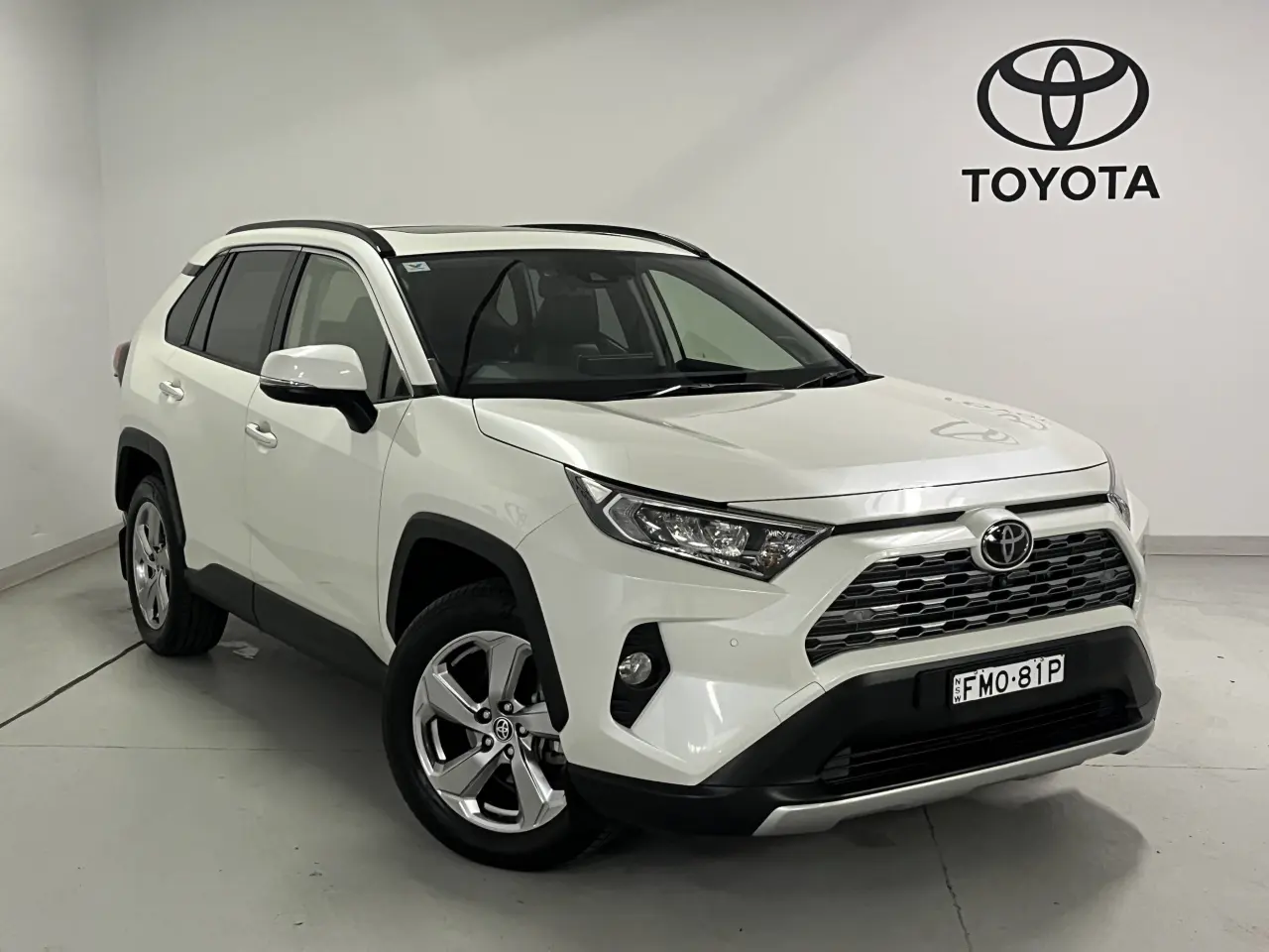 2019 Toyota Rav4 Gallery Image 1