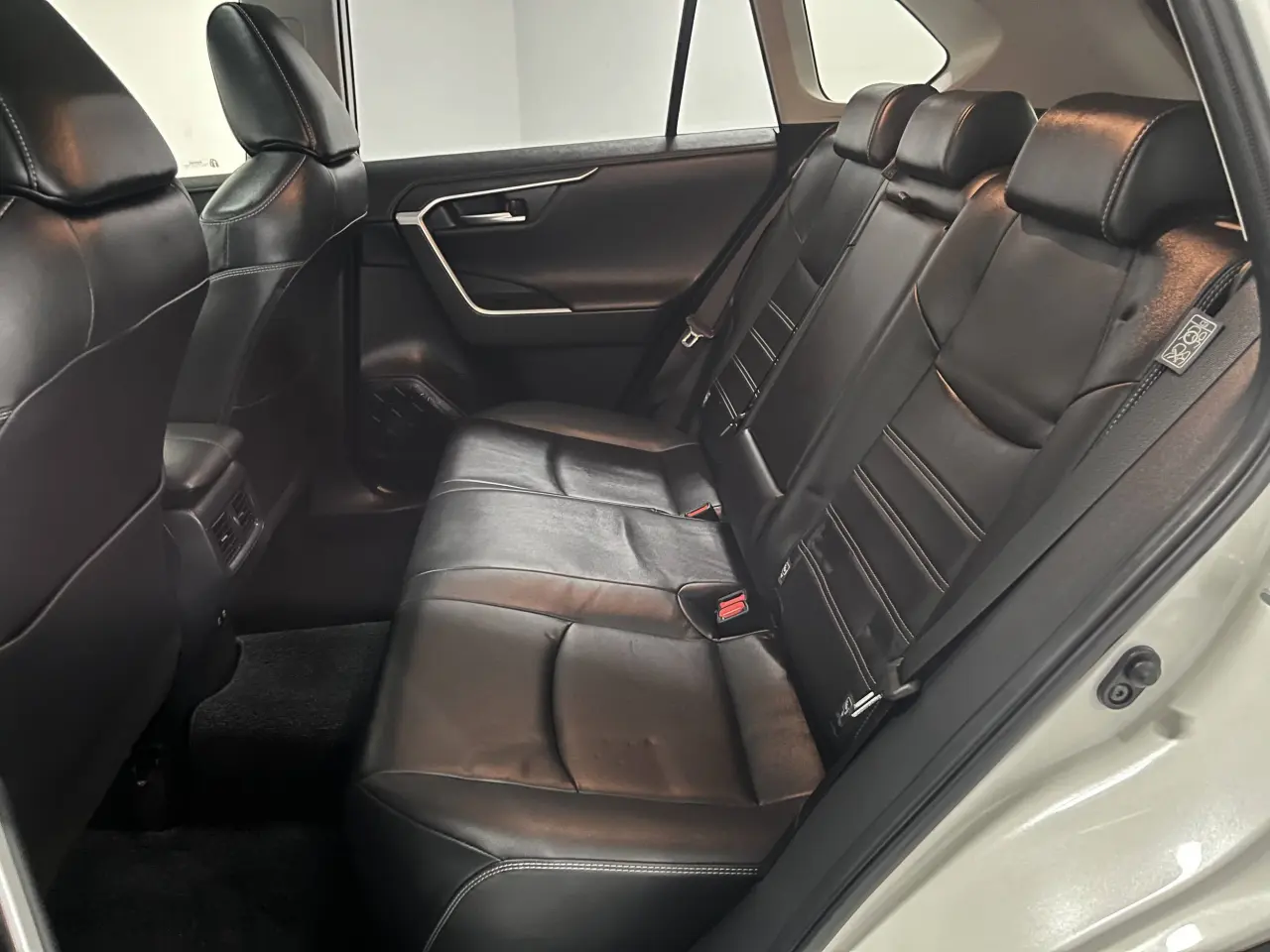 2019 Toyota Rav4 Gallery Image 11