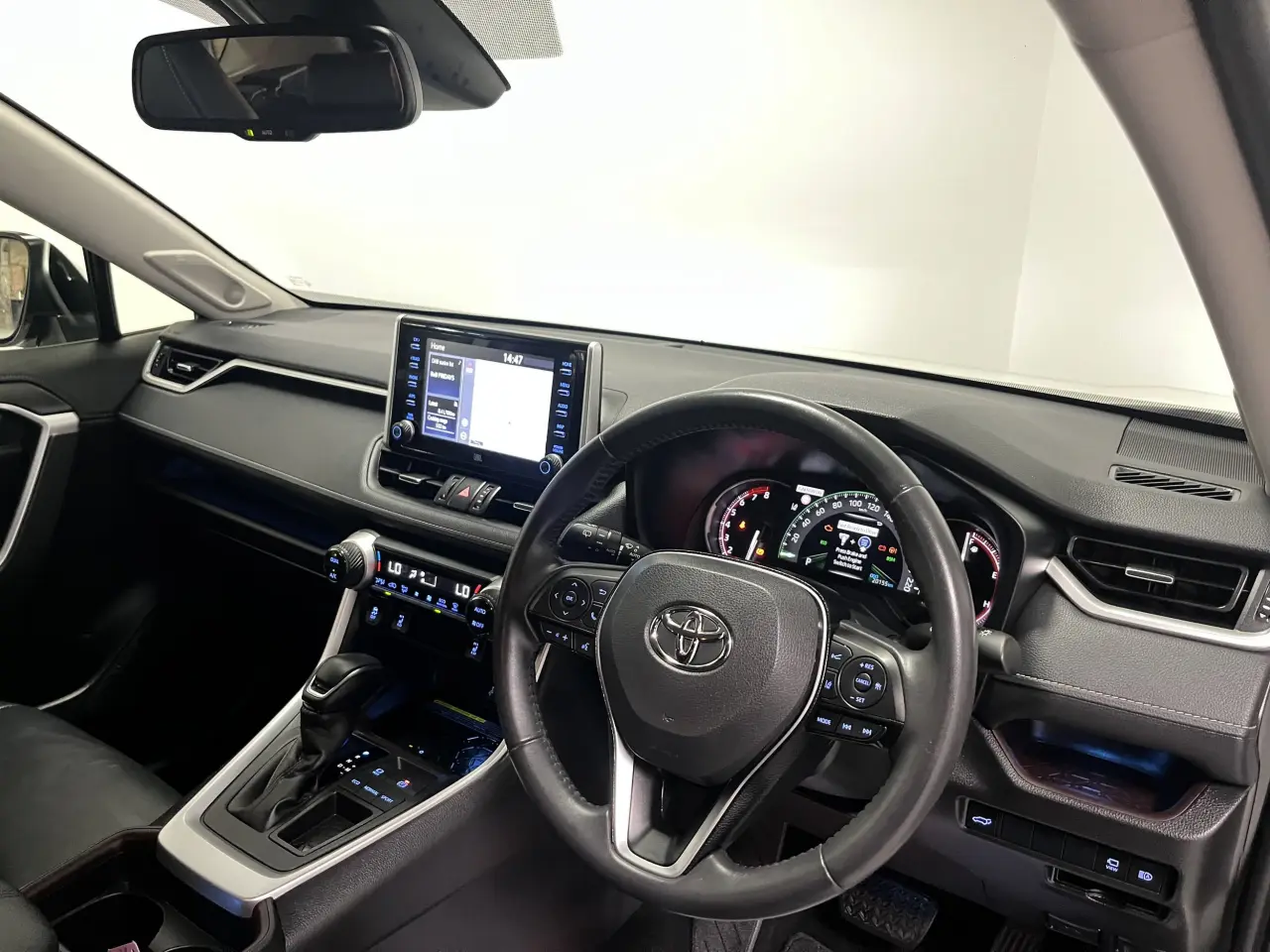 2019 Toyota Rav4 Gallery Image 13