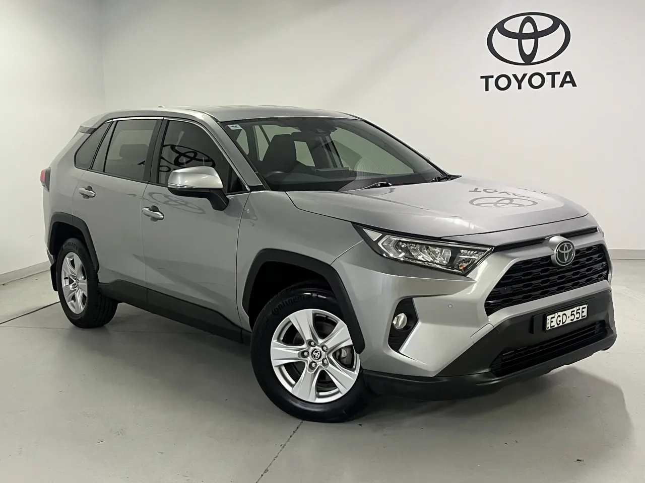 2019 Toyota Rav4 Gallery Image 1