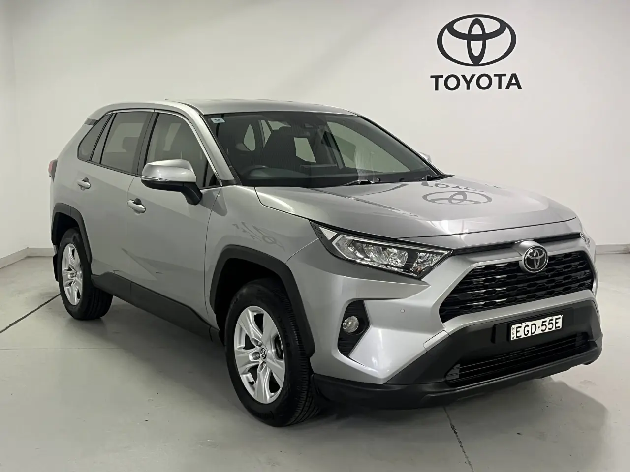 2019 Toyota Rav4 Gallery Image 2