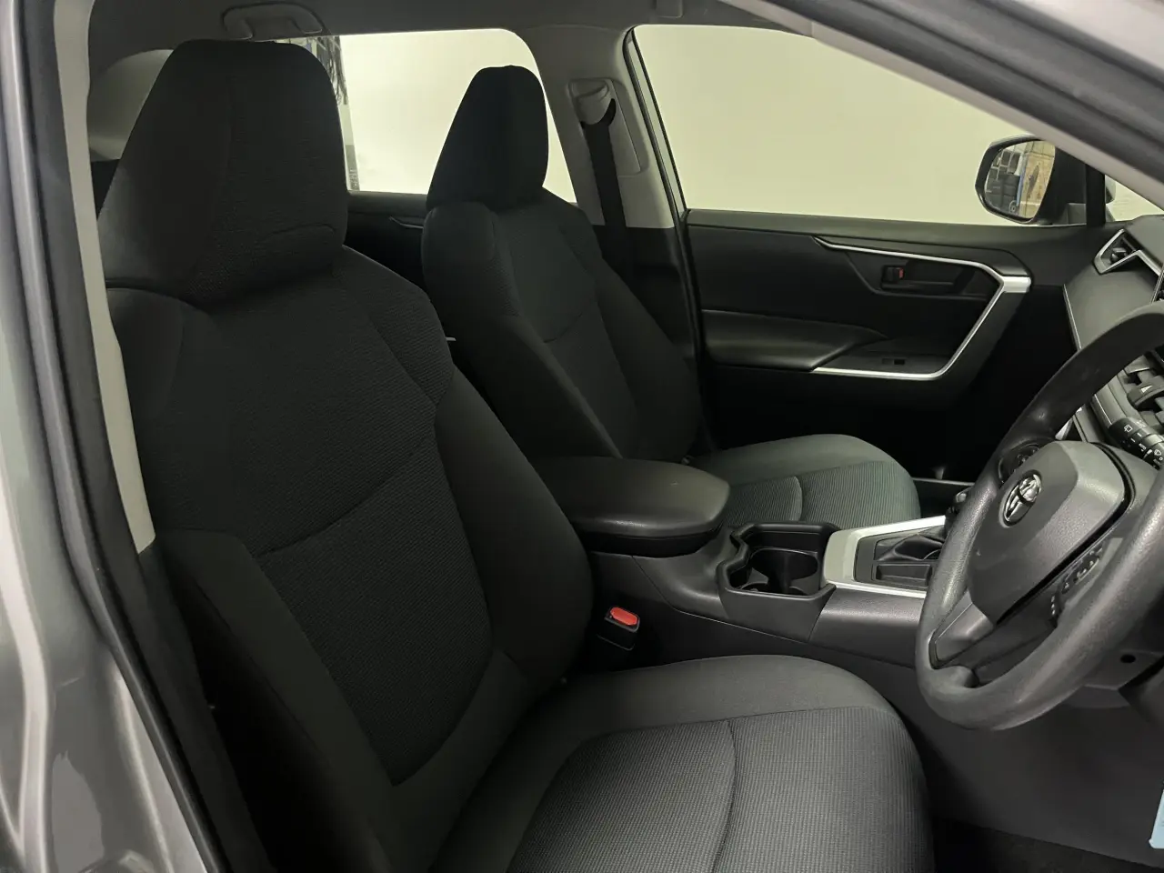 2019 Toyota Rav4 Gallery Image 9