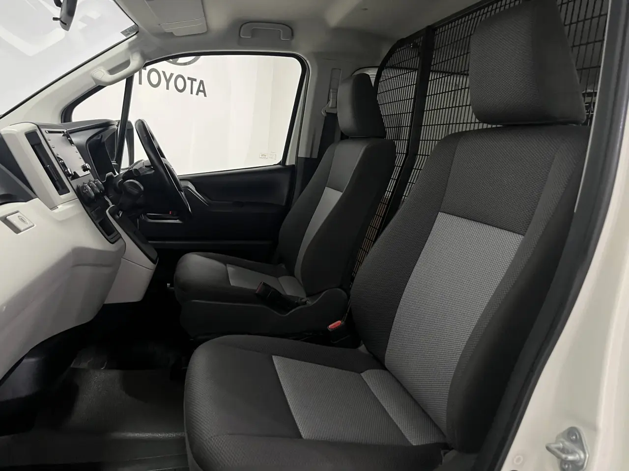 2020 Toyota Hiace Gallery Image 11