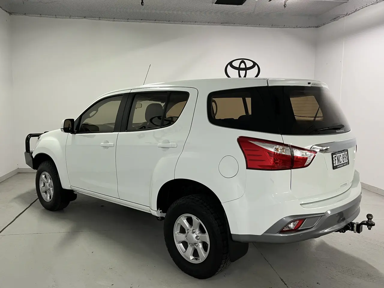 2019 Isuzu Mu-X Gallery Image 7