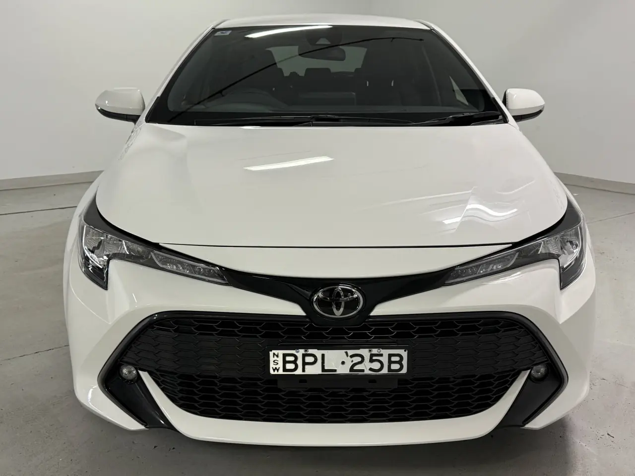 2018 Toyota Corolla Gallery Image 3