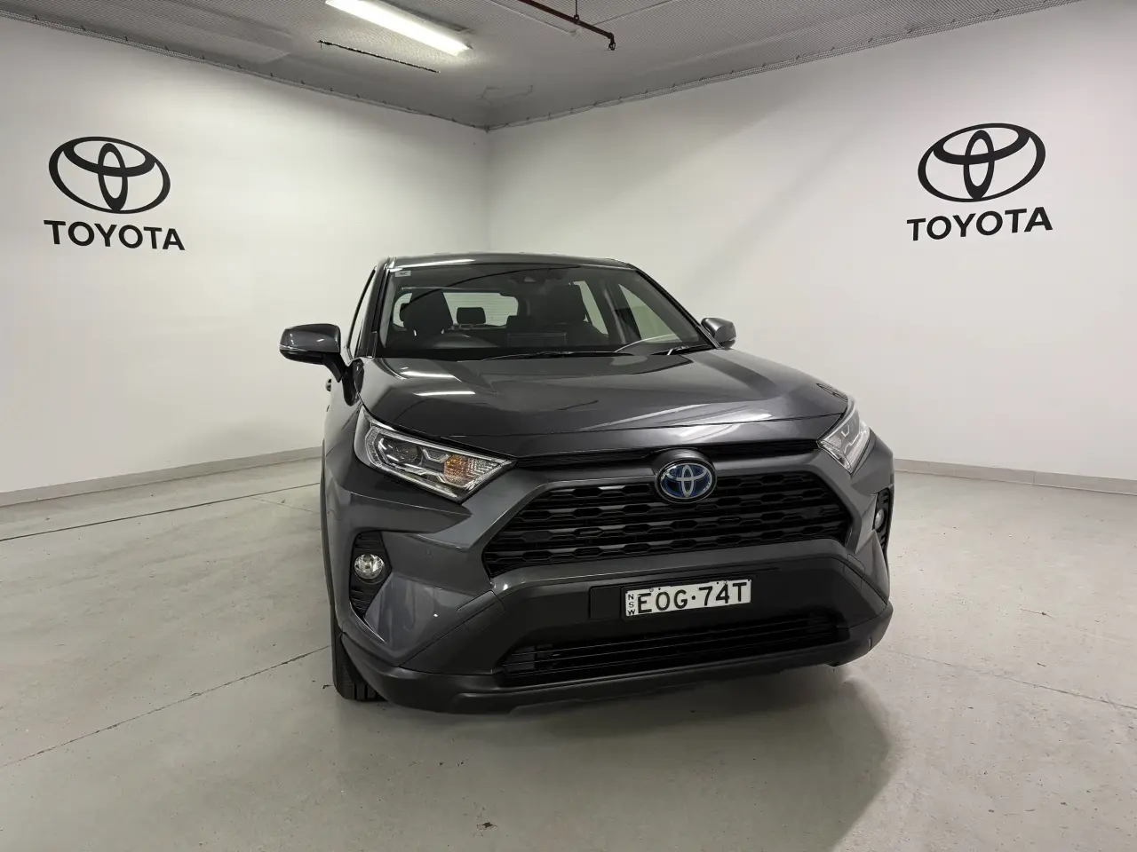 2020 Toyota Rav4 Hybrid Gallery Image 2