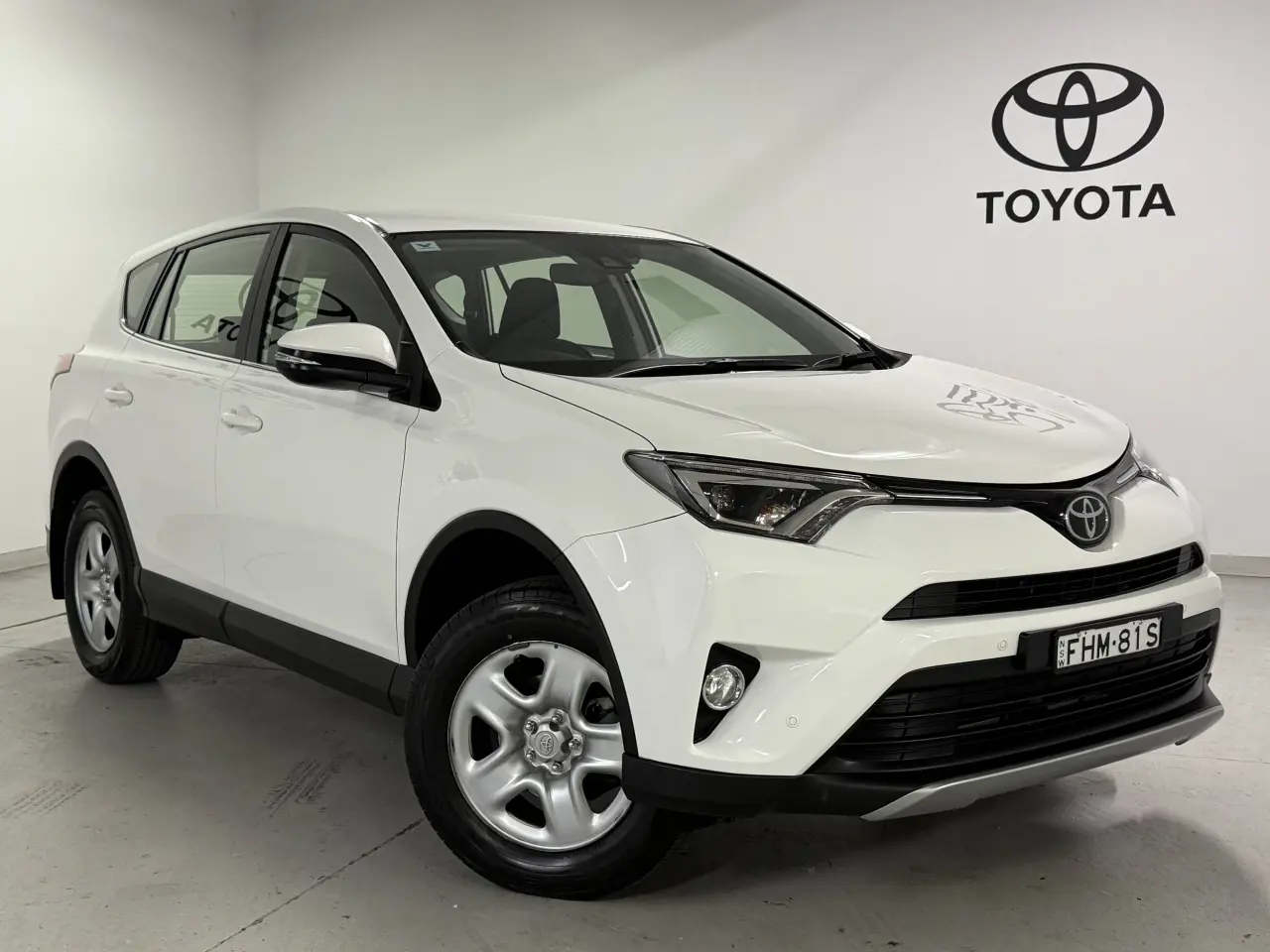 2018 Toyota Rav4 Gallery Image 1