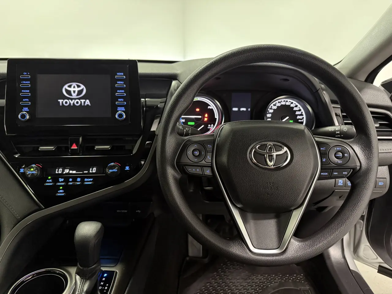 2023 Toyota Camry Hybrid Gallery Image 15