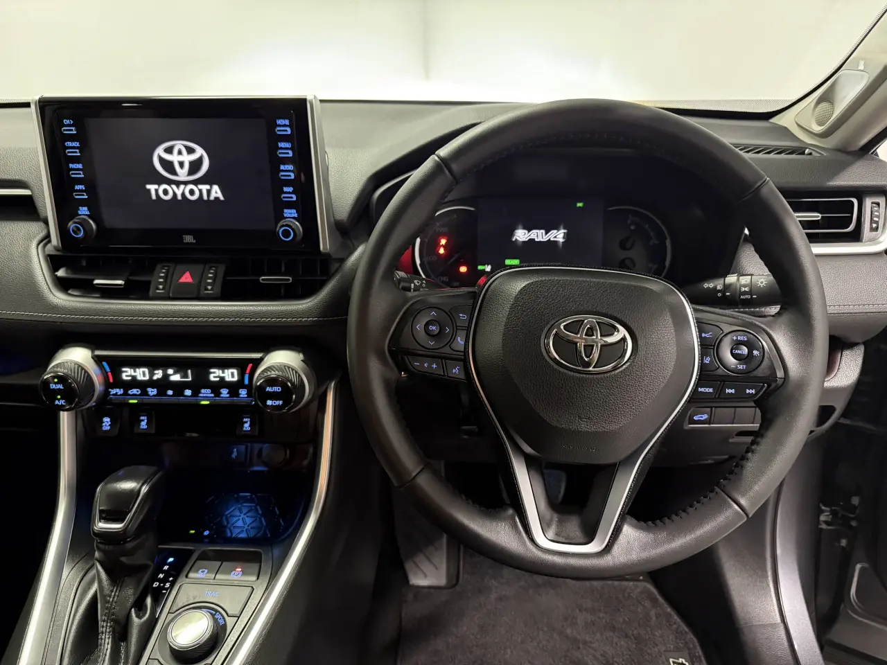 2020 Toyota Rav4 Hybrid Gallery Image 16