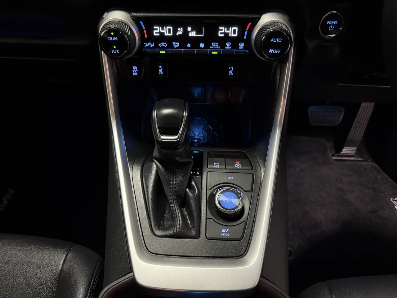 2020 Toyota Rav4 Hybrid Gallery Image 19