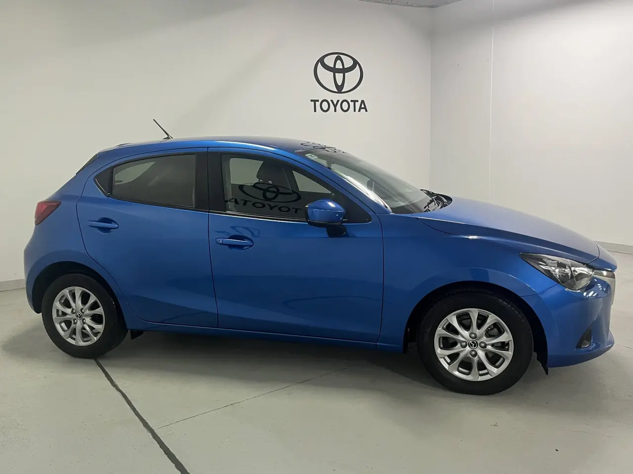 2018 Mazda Mazda2 Gallery Image 4