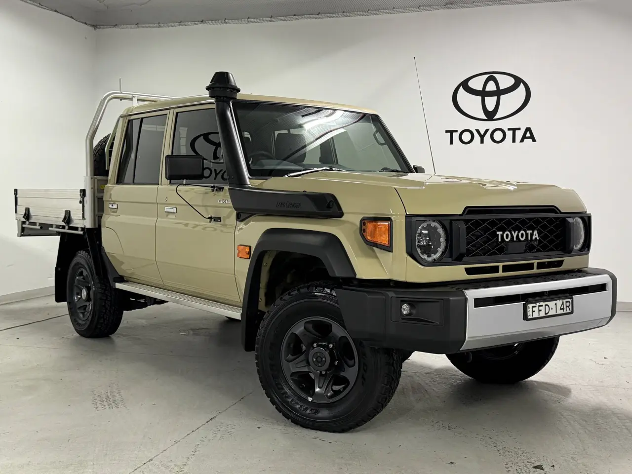 2023 Toyota Lc Military Gallery Image 1