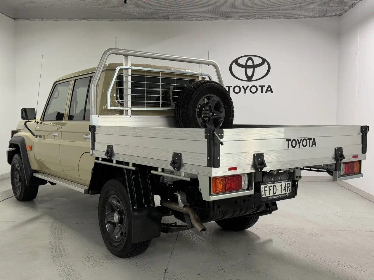 2023 Toyota Lc Military Gallery Image 8