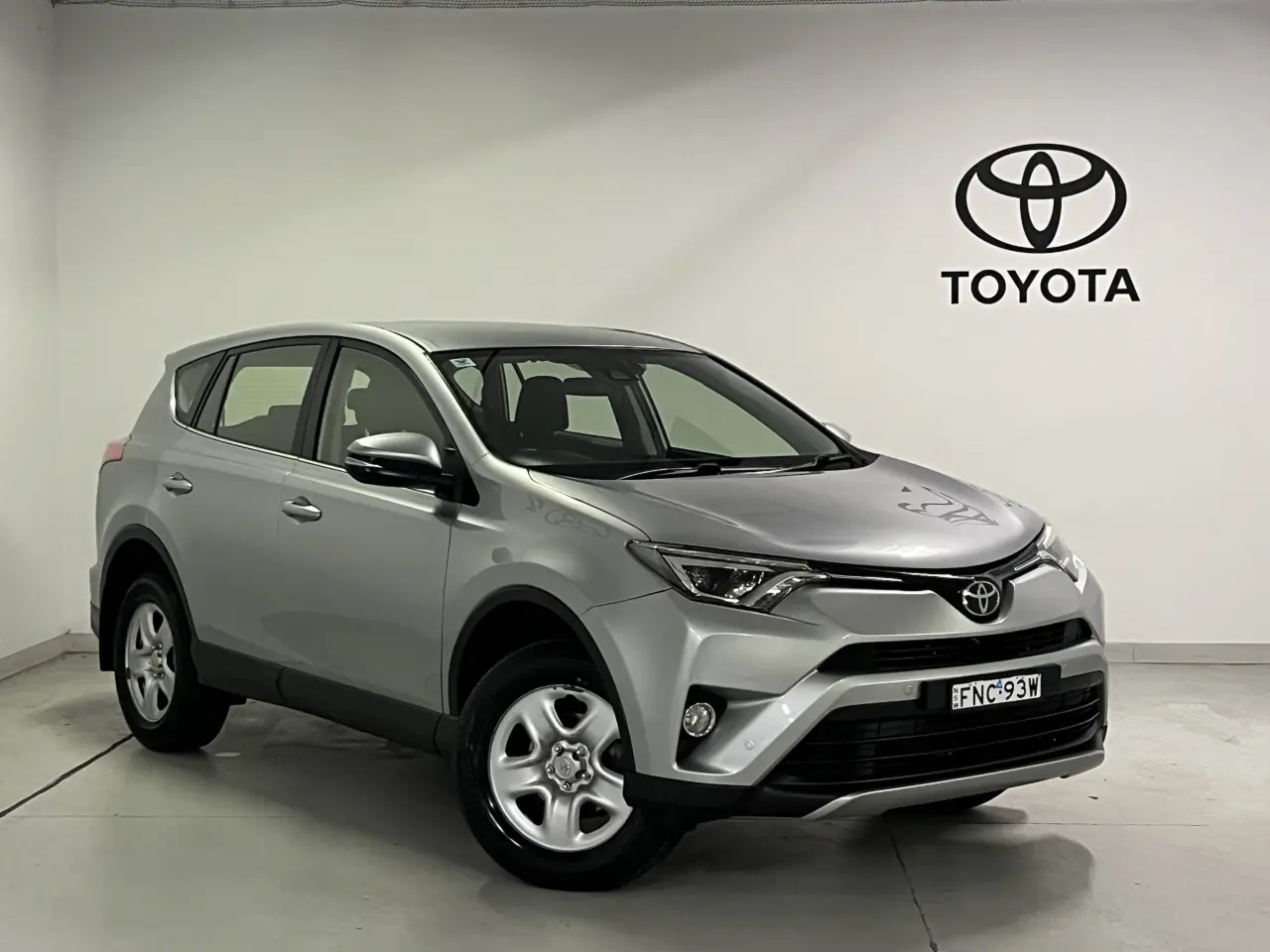 2018 Toyota Rav4 Gallery Image 1