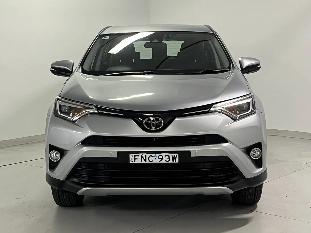 2018 Toyota Rav4 Gallery Image 3