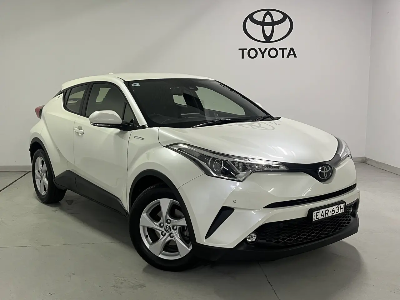 2018 Toyota C-Hr Gallery Image 1