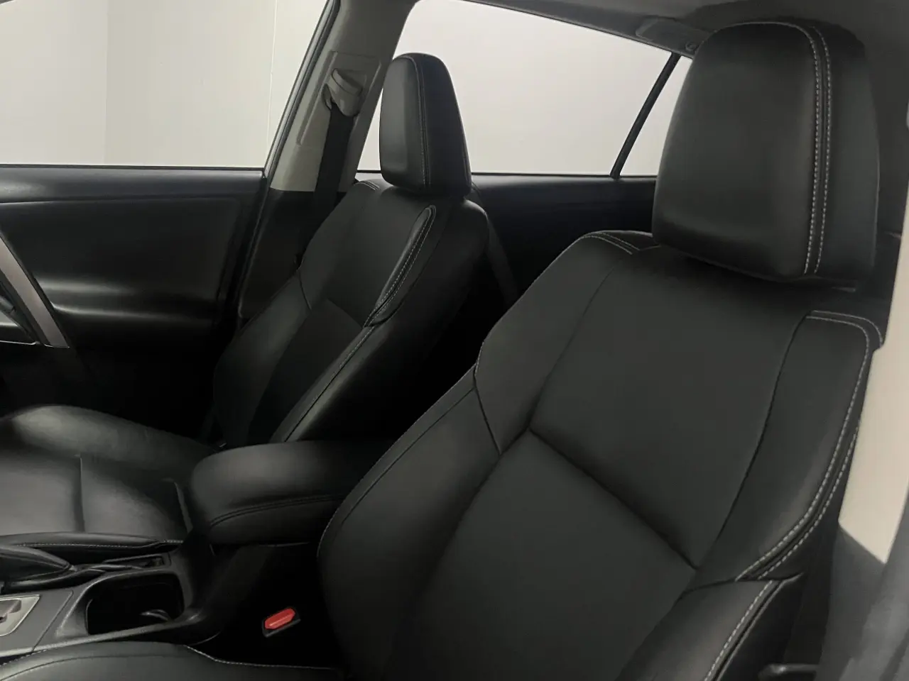 2015 Toyota Rav4 Gallery Image 11