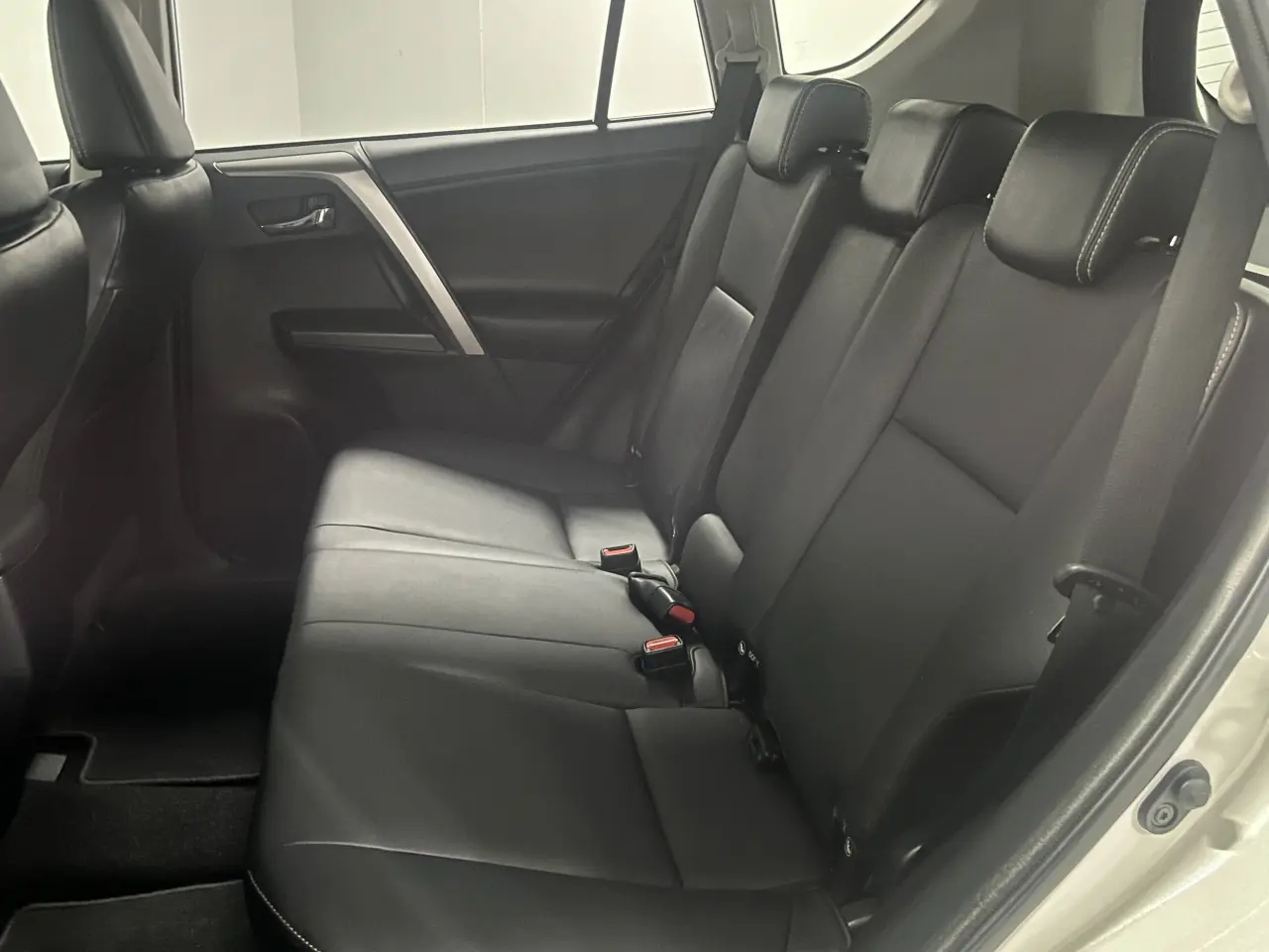 2015 Toyota Rav4 Gallery Image 12