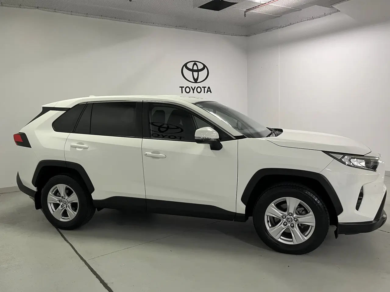 2021 Toyota Rav4 Gallery Image 4