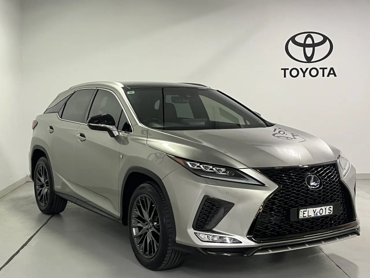 2020 Lexus Rx450h Gallery Image 2