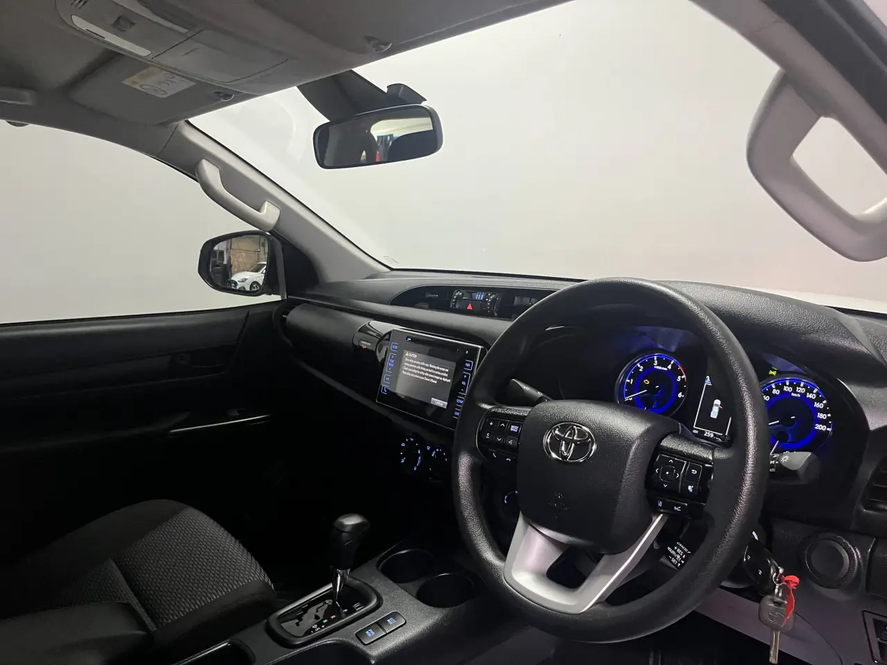 2019 Toyota Hilux Gallery Image 14