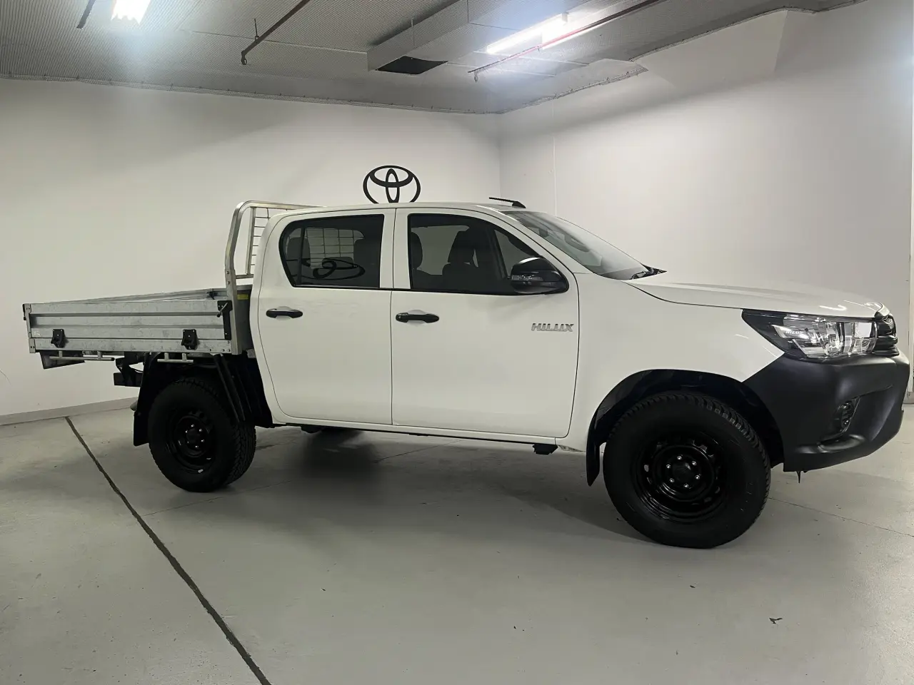 2019 Toyota Hilux Gallery Image 4