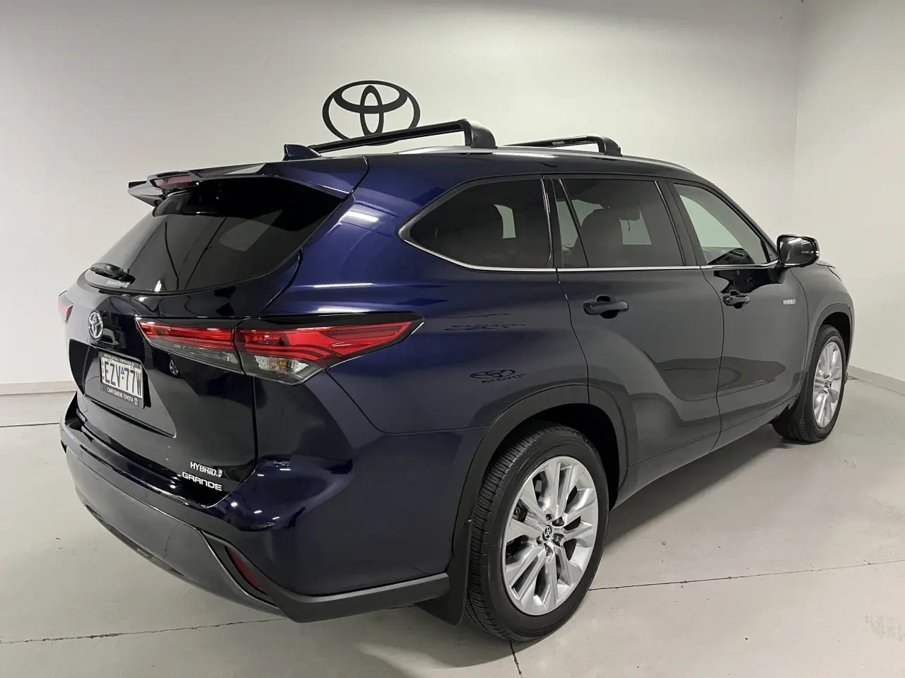 2022 Toyota Kluger Hybrid Gallery Image 5