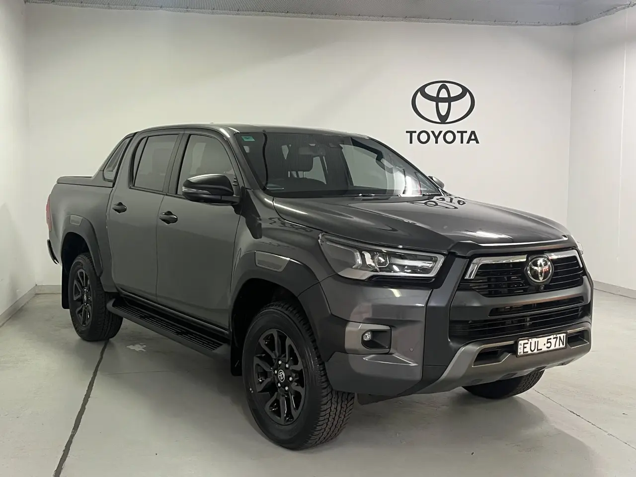 2022 Toyota Hilux Gallery Image 2