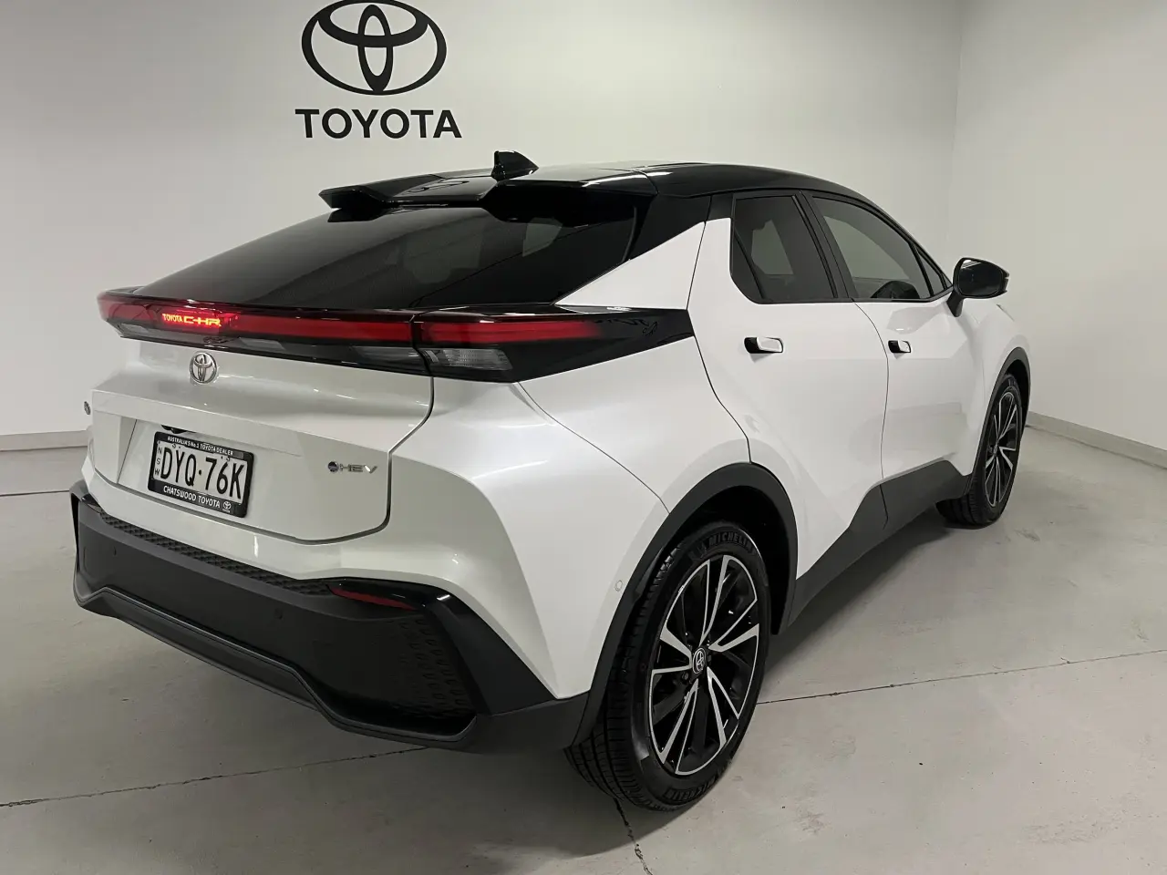 2024 Toyota C-Hr Hybrid Gallery Image 5