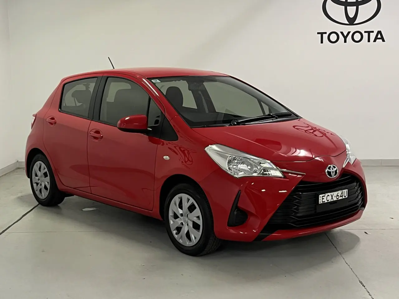 2019 Toyota Yaris Gallery Image 2