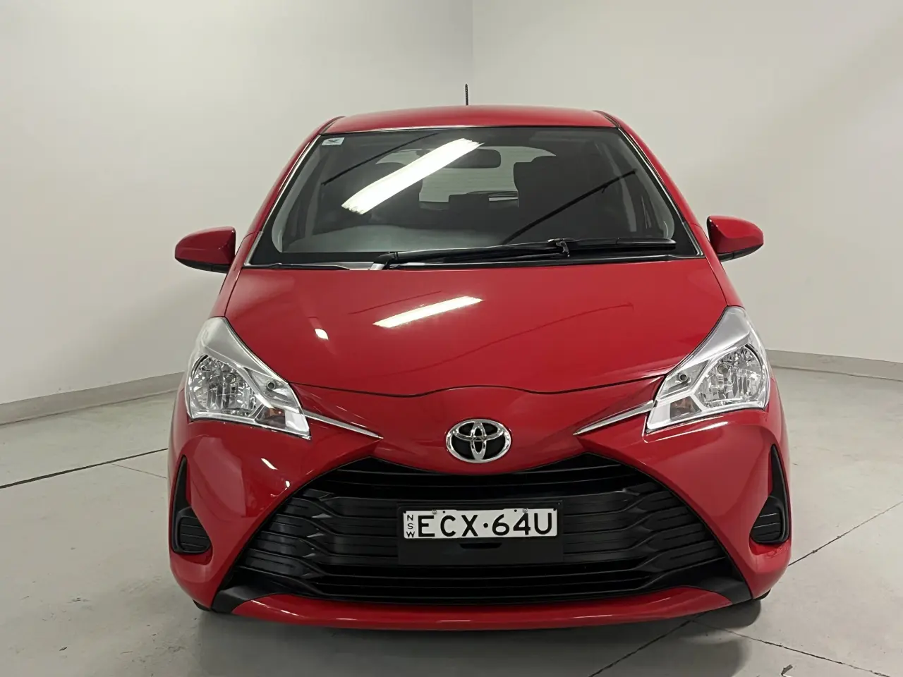 2019 Toyota Yaris Gallery Image 3